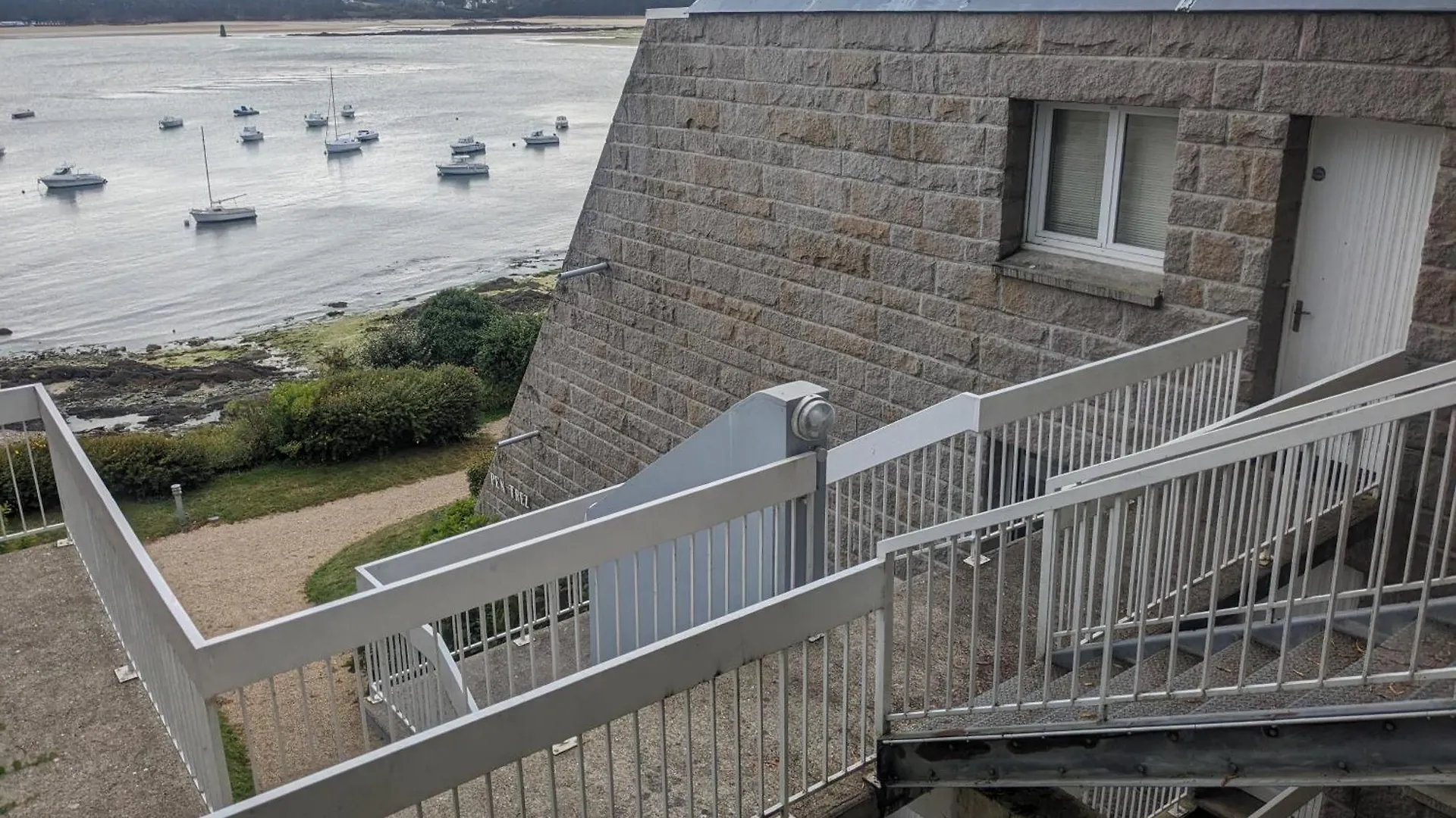 L'Appartement Pentrez A Keraudren Vue Mer Locquirec 0*,  Frankrike
